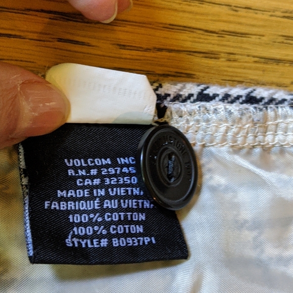 Volcom Plaid Sz 11 Cuffed Shorts - Picture 4 of 11